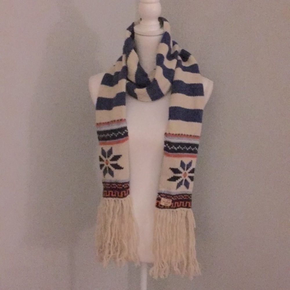 HOLLISTER BLUE STRIPED SCARF WITH FRINGE